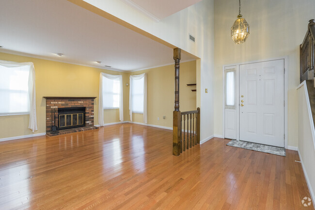 Building Photo - 13 Sweetwater Cir