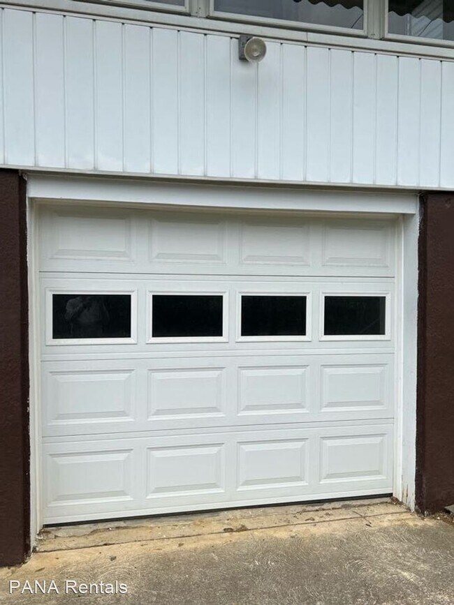 Building Photo - 3 br, 1.5 bath House - 1622 Gregg Street