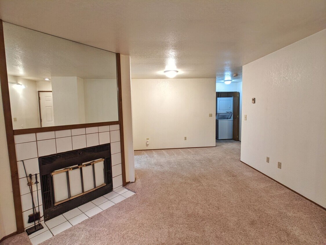 Foto principal - 2 Bed/2 Bath Spaulding Beach Condo