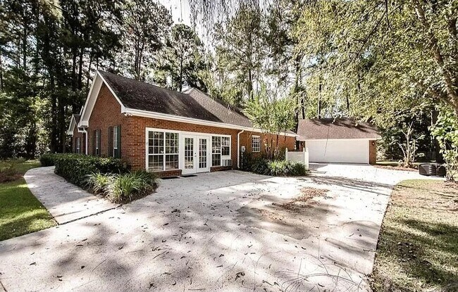 Foto del edificio - 2 Lauries Pointe