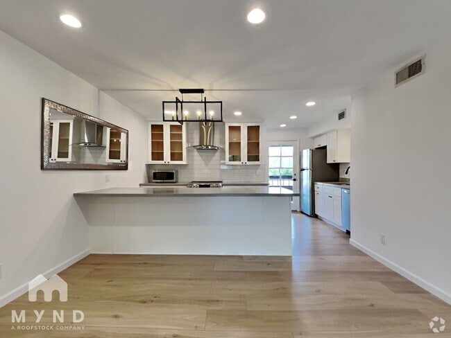 Building Photo - 5998 N 78th St