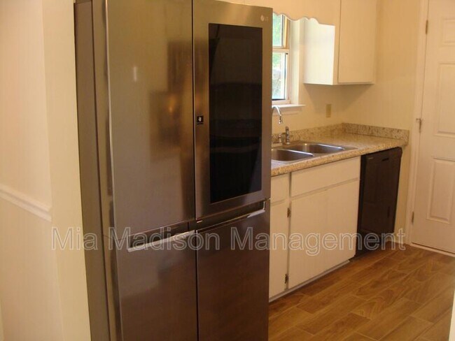 Foto del edificio - 1250 D J 'S Way