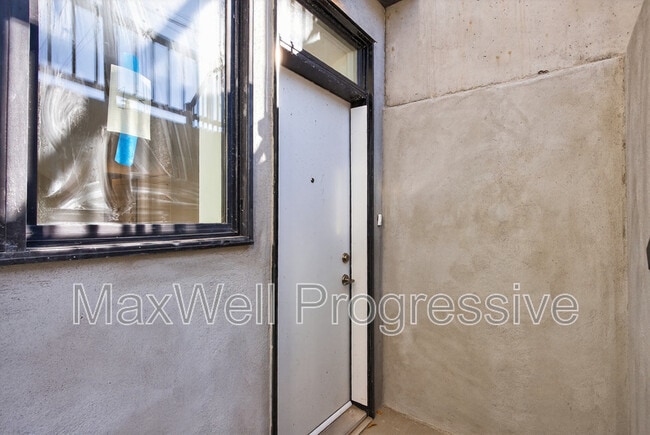 Building Photo - 11115-11151 51 St NW