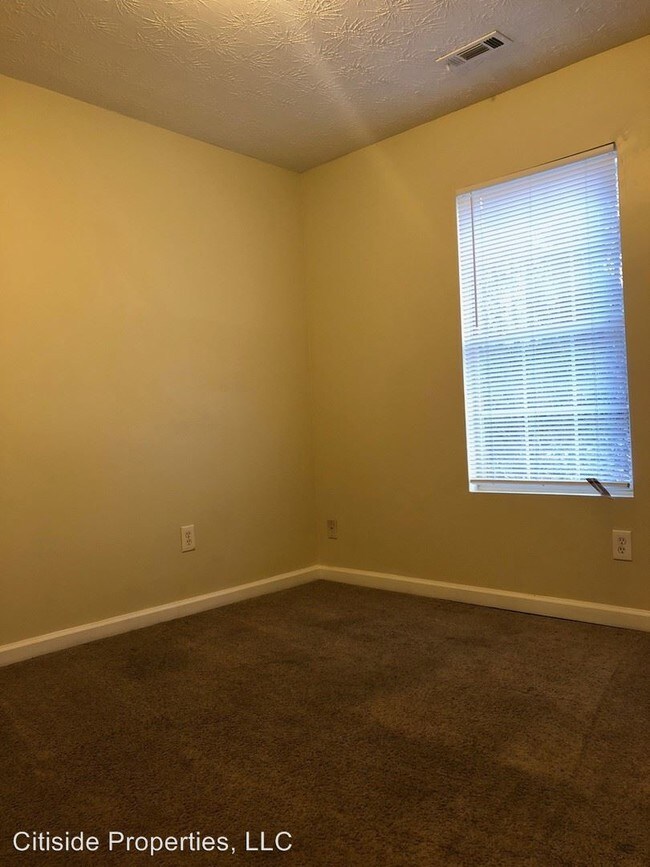 Building Photo - 53-55 Gum Tree Ct