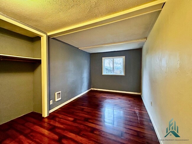 Building Photo - 229 N 12th St