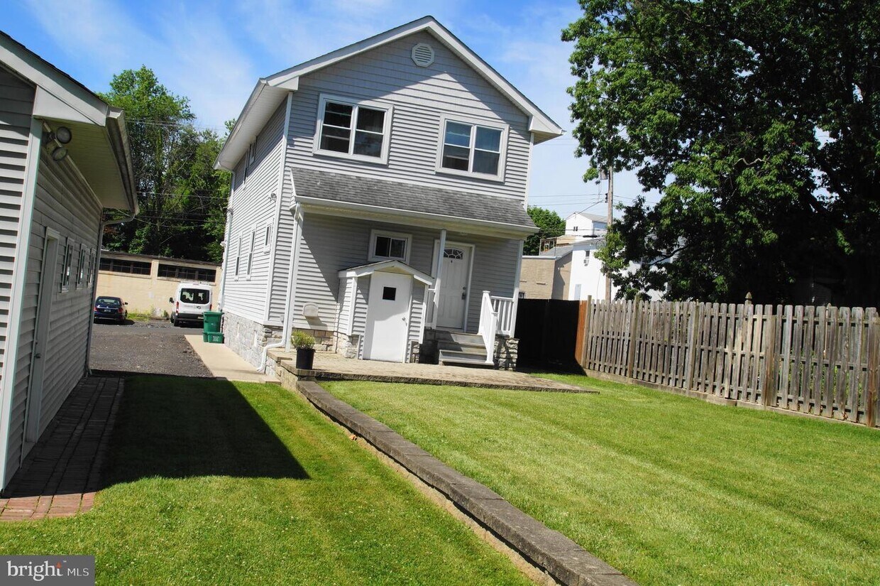 4919 Hazel Ave, Wrightstown, PA 19053 House Rental in Wrightstown, PA