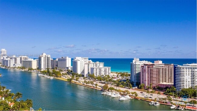 Building Photo - 5225 Collins Ave