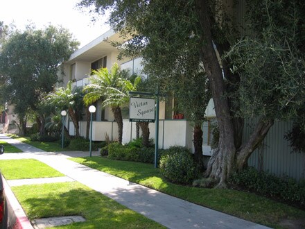 Foto del edificio - 21025 Victor St