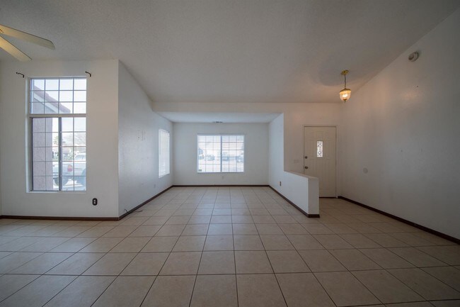 Building Photo - 13629 Dry Creek Rd