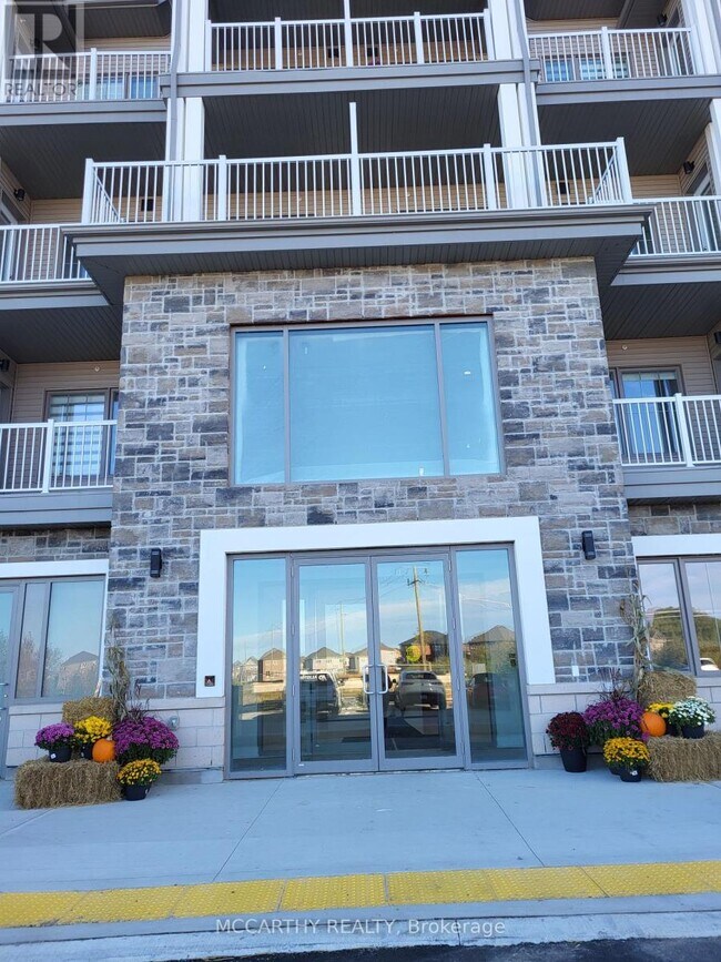 Building Photo - 270 Hagan St E