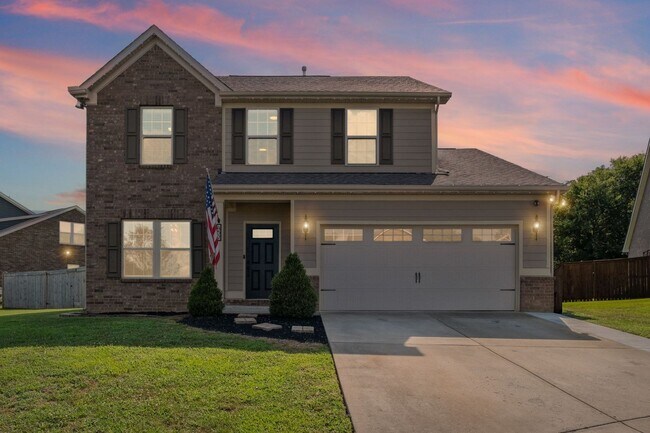 Foto del edificio - Beautifully Updated 3-Bedroom Home in Fairway Farms with Bonus Room & Fenced Backyard