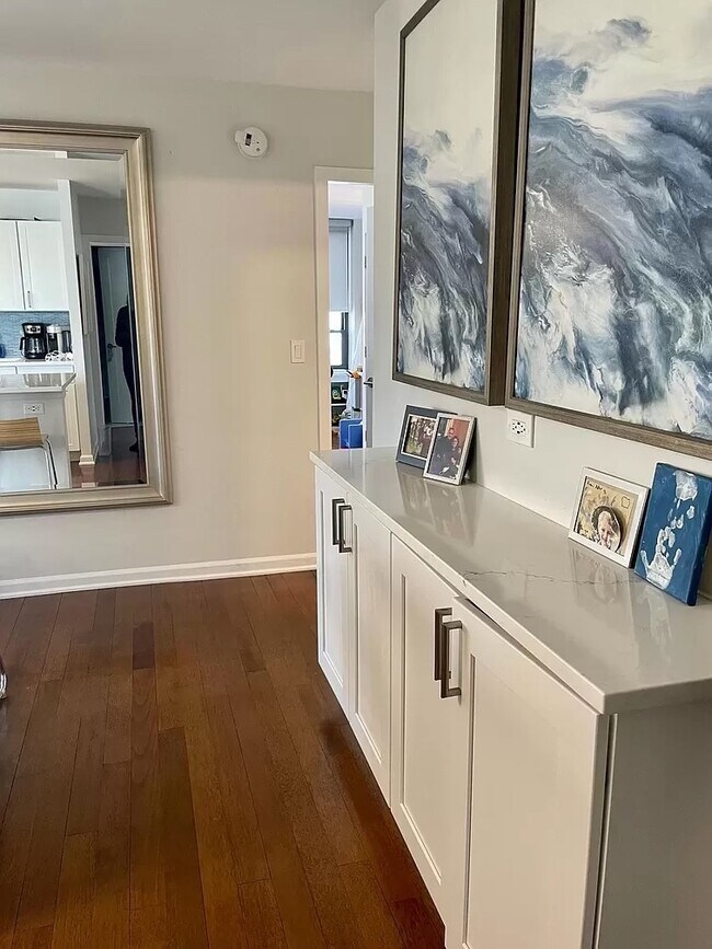 Foto del edificio - 222 E Pearson St