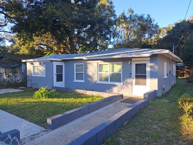 Foto del edificio - Recently Renovated 3BR/1BA Home!