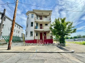 Building Photo - 204 Chapin Ave