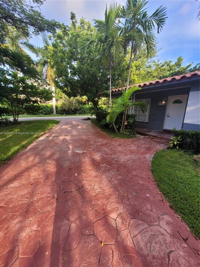 Foto del edificio - 1132 Moffett St