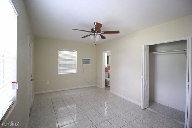 Foto del edificio - 1575 NE 154th St