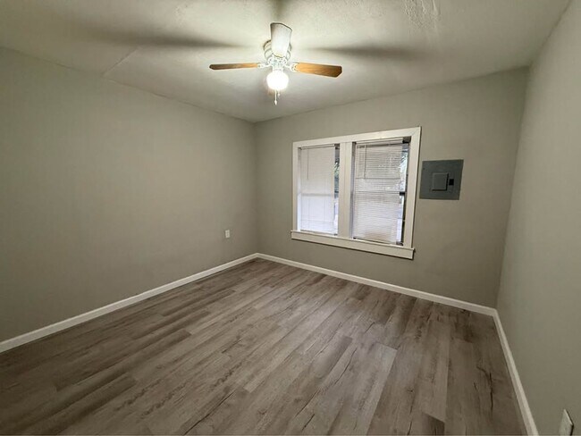 Foto del edificio - 3 Bedroom 1 Bathroom Home for Rent