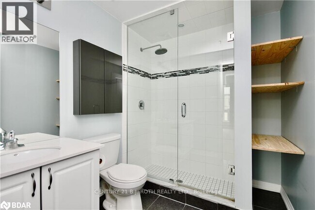 Building Photo - 300 Essa Rd