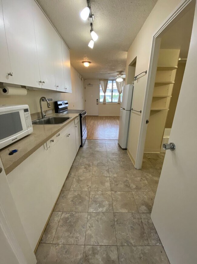 Foto del edificio - RYCROFT TERRACE- 1 Bed, 1 Bath, 1 Parking ...