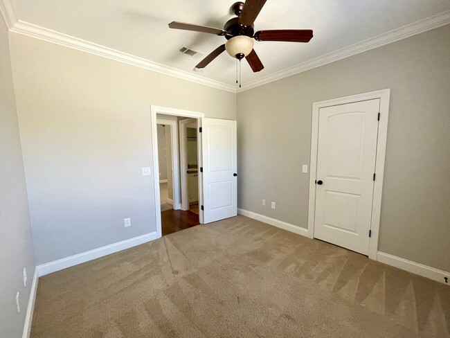 Building Photo - 3 BR/ 2 BA in Stillhouse Creek for rent!