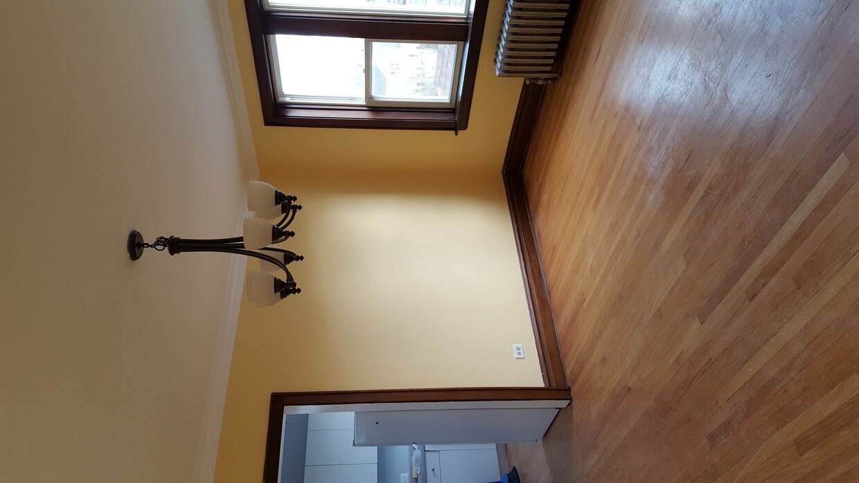Foto principal - 4133 N Albany Ave