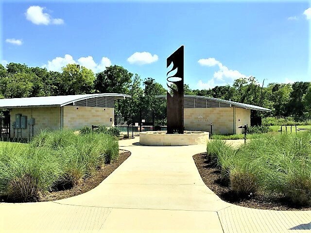 Foto del edificio - 8002 Dampton Ln