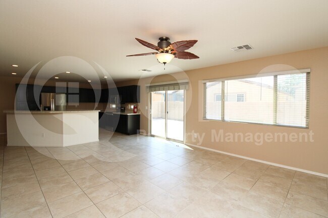 Foto del edificio - 2565 E Southern Ave