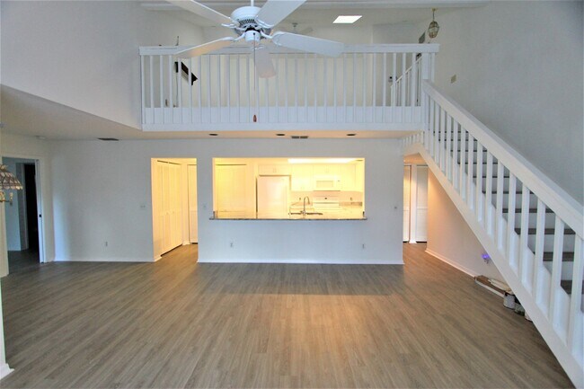 Building Photo - PRICE DROP!!!***TIMBERWOOD CIRCLE ** NAPLE...