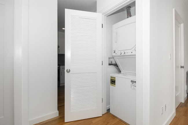 Building Photo - 1 bedroom in San Francisco CA 94108