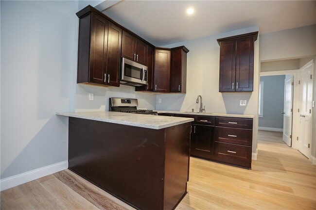 Building Photo - 544 Culver Pkwy