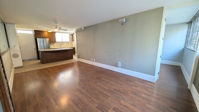 Foto del edificio - 1 Bed 1 Bath with Den at Waikiki Imperial Apt.