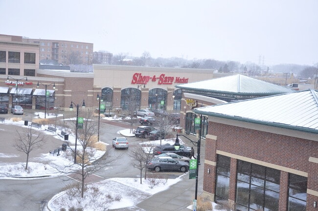 Building Photo - 656 Pearson St