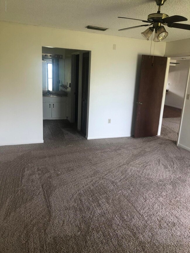 Building Photo - 100 Canebreakers Dr