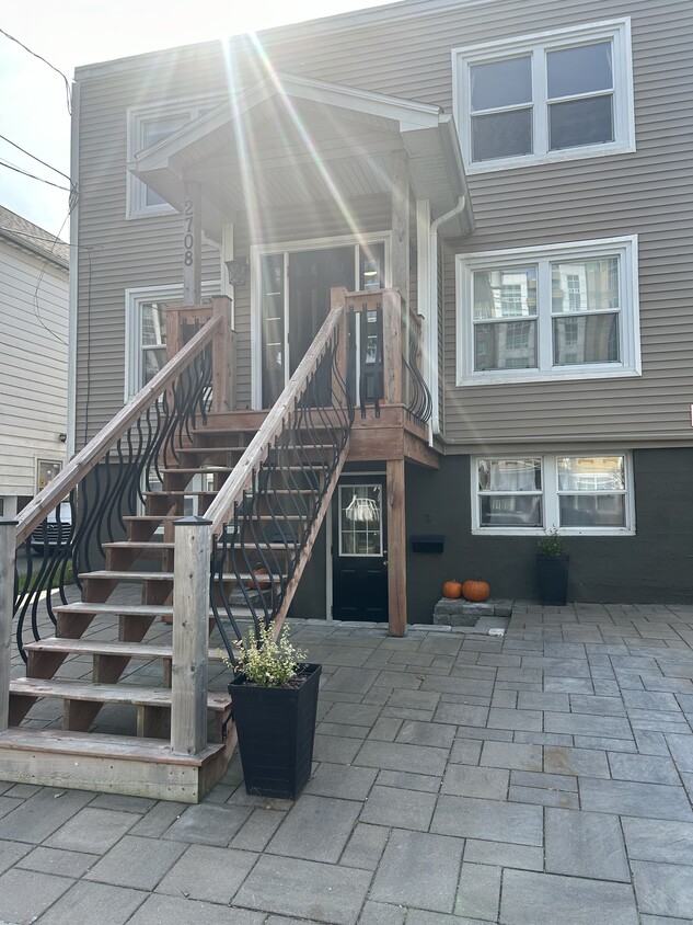 Primary Photo - 2708 Gladstone St
