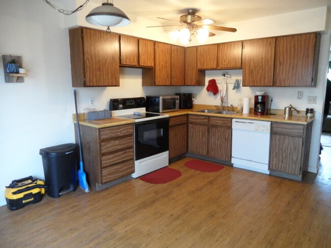Building Photo - 1351 N 18th St