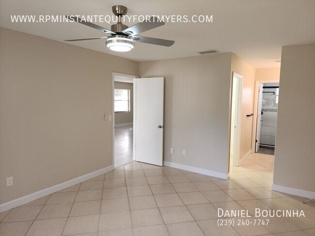 Building Photo - Upgraded 2-Bedroom Duplex in Cape Coral