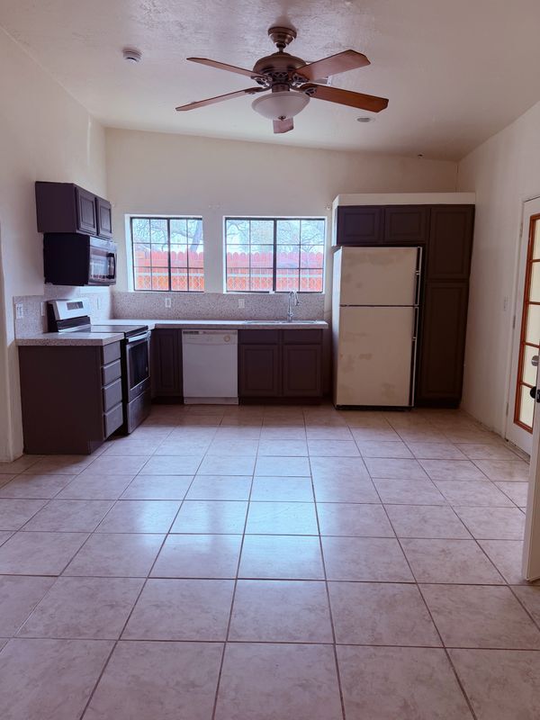 Foto del edificio - 1235 W Ontario St