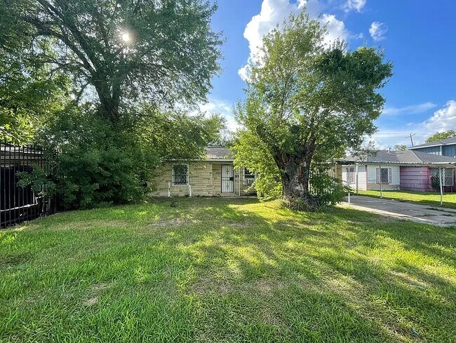 Foto del edificio - 7722 Darnay Dr