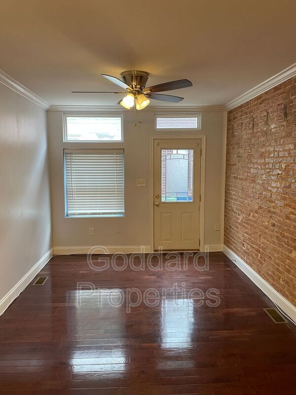 Building Photo - 228 S Madeira St