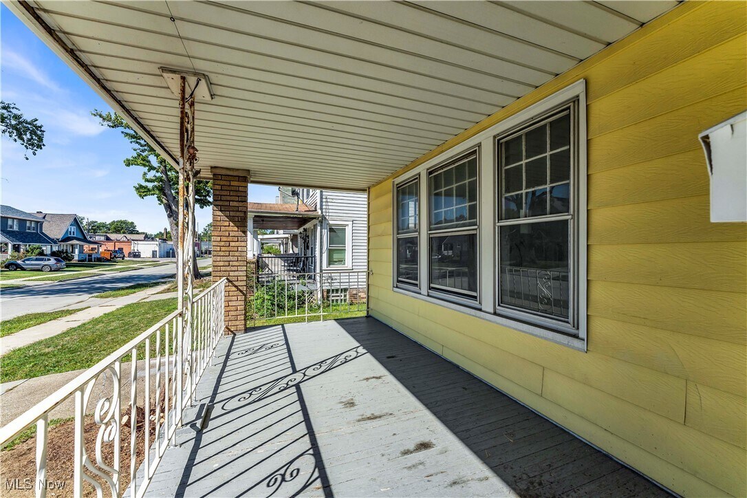 18751 Monterey Ave Euclid, OH 44119 – photo 3