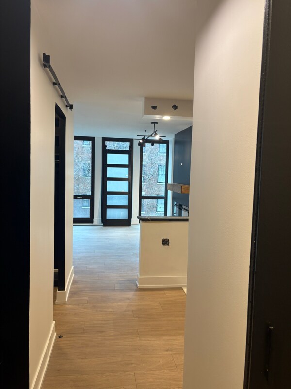 Foto del edificio - 1 E Scott St