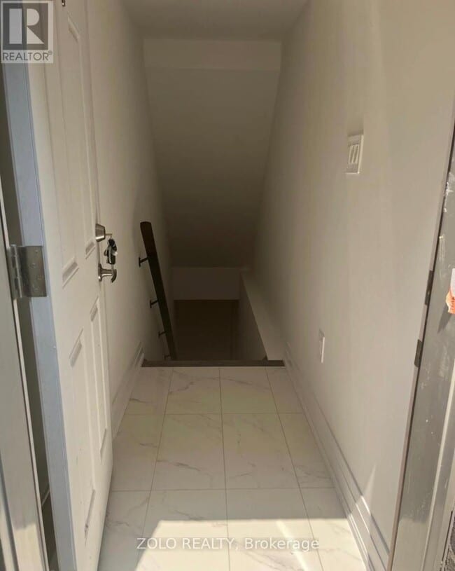 Building Photo - 11 Franklin Trail