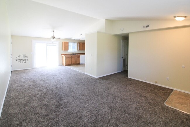 Building Photo - 3 Bedroom, 2 Bath Home in West Richland