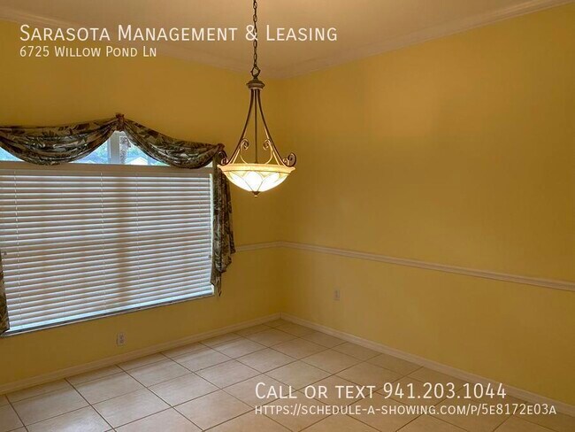 Building Photo - Updated 3 Bedroom 2 Bath Split Plan home i...