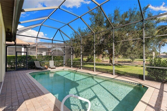 Foto del edificio - 6534 Caldecott Dr