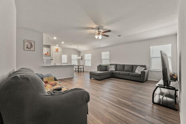Building Photo - 108 Pivot Dr