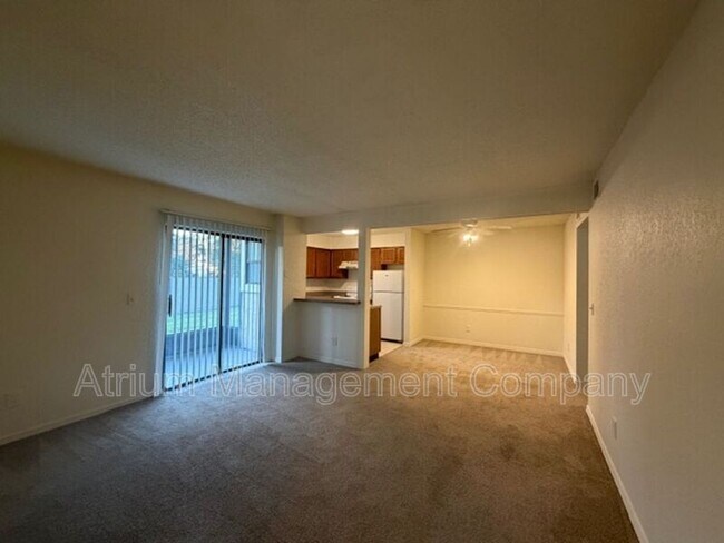 Building Photo - 3002 Antique Oaks Cir