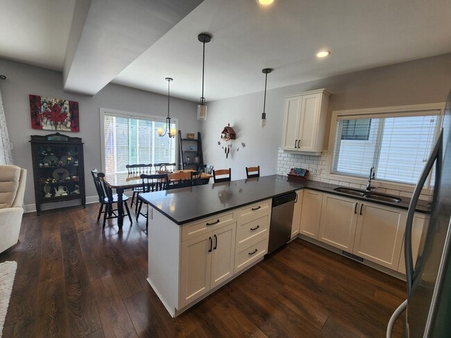 Building Photo - 1202 Bombardier Cres