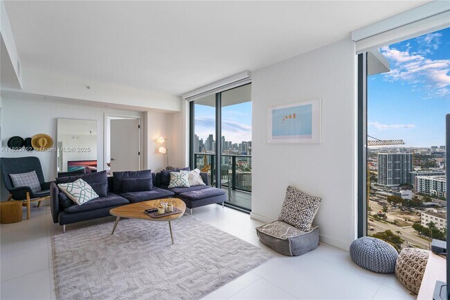 Foto del edificio - 501 NE 31st St