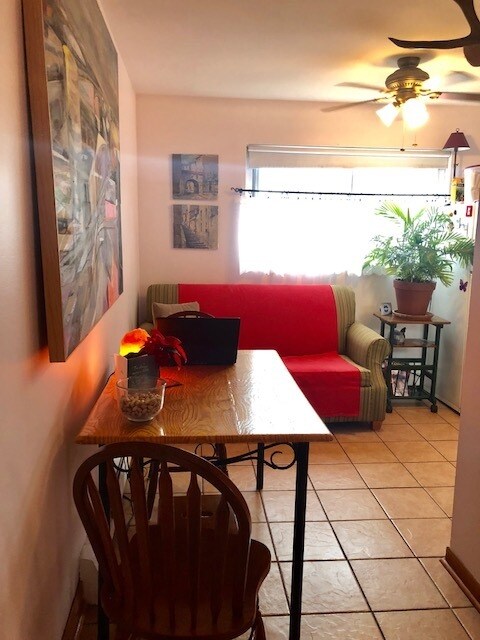 Foto del edificio - 1657 W Farwell Ave